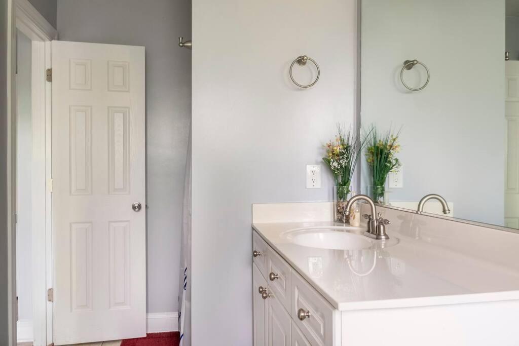 Private Room Balcony And Bathroom In Charleston Exteriör bild
